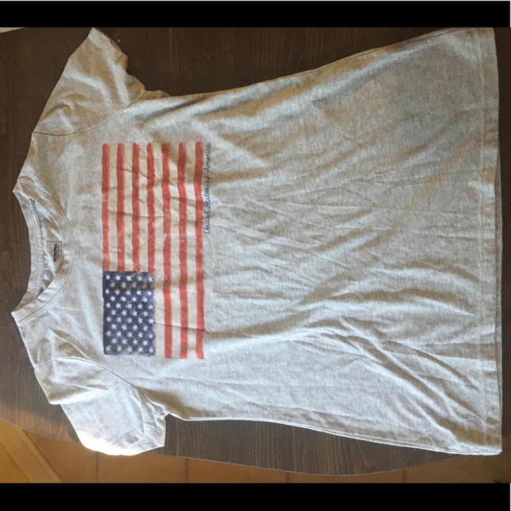Women’s small Sonoma america tee
